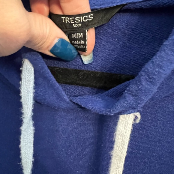 Tresics Crop Top - Picture 4 of 4